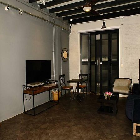 196 Oldtown Chic Hostel Bangkok Exterior photo